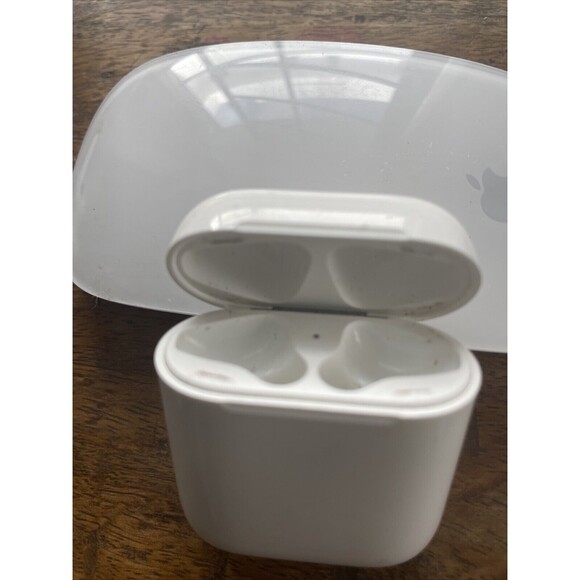 Apple Airpods Genuine replacement Charging Case a1602 Charger 1st and 2nd gen - Picture 4 of 8